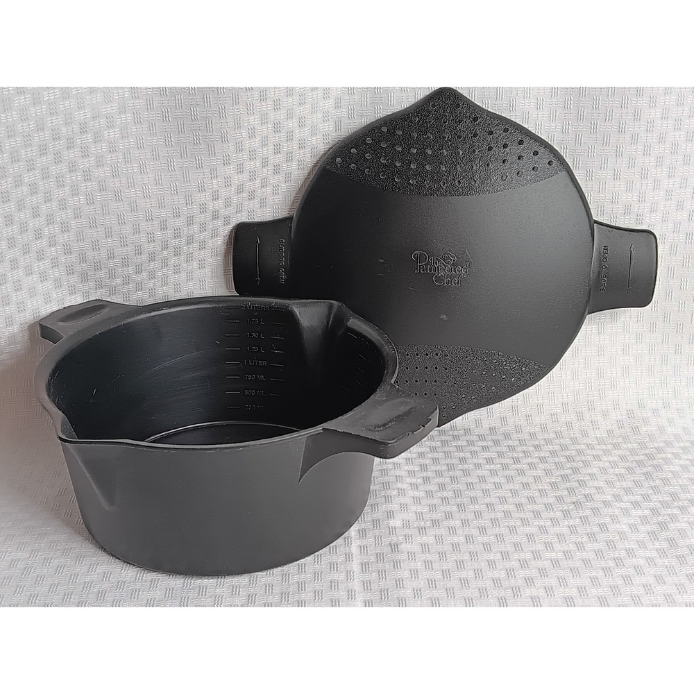 Original Pampered Chef Large 8 cup 2 qt/liters Microwave Cooker Steamer Strainer